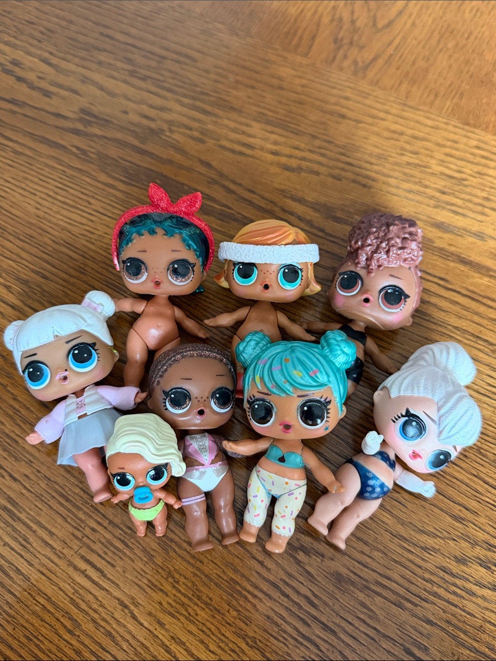 L.O.L. Surprise! Eight Assorted Girls Dolls